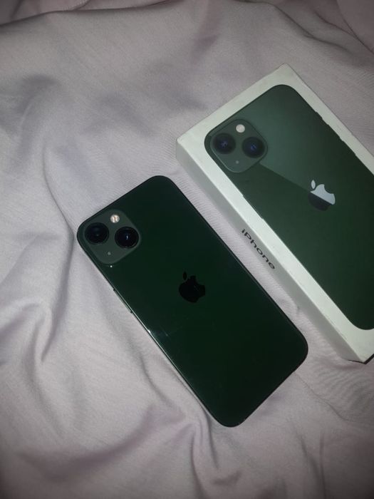Продается iPhone 13, зеленый цвет.
