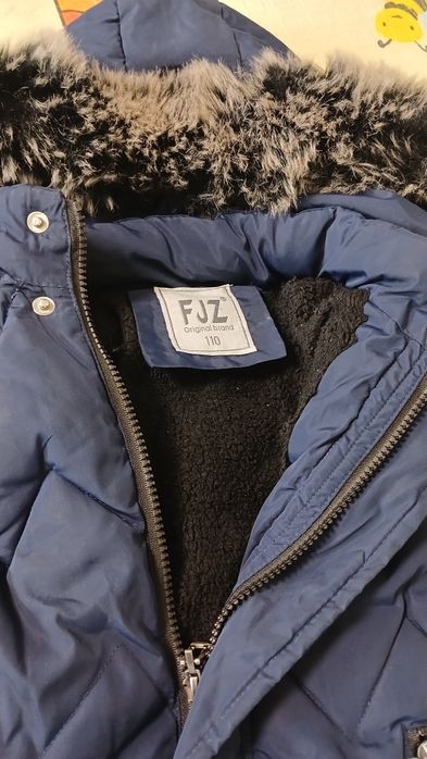 Продаю детский куртки