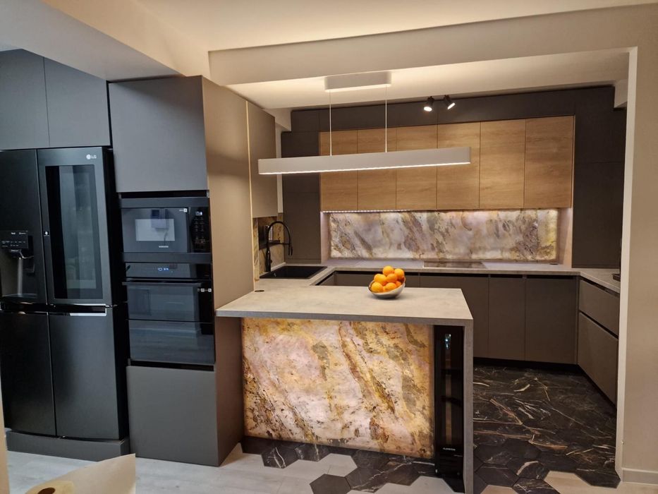 Apartament 3 camere ultracentral bloc nou