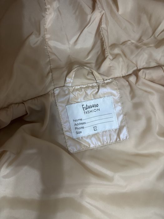 Куртка весна на девочку р 122………..