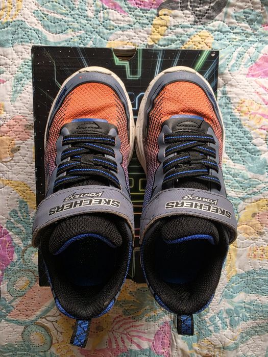 Adidasi Skechers marimea 32