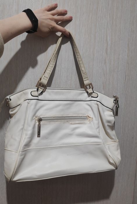 Сумка белая и чёрная кожзам