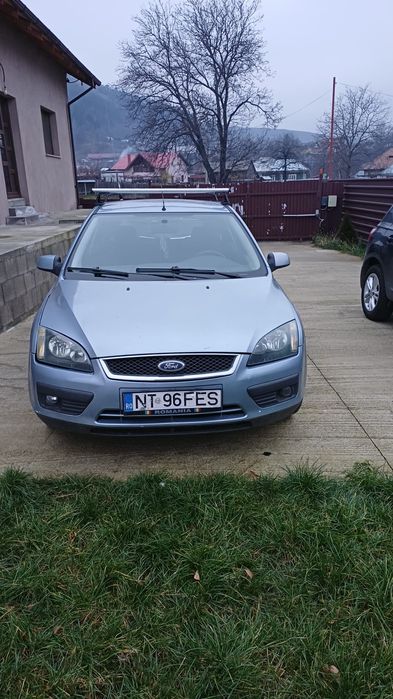 Vând Ford focus 2