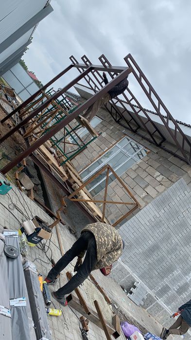 Антресольный этаж,сварщик