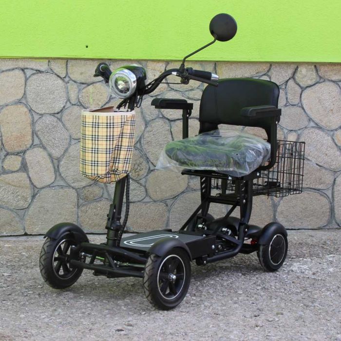 Сгъваема електрическа четириколка MaxMotors Black