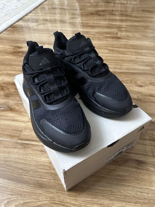 Продам кроссовки Adidas