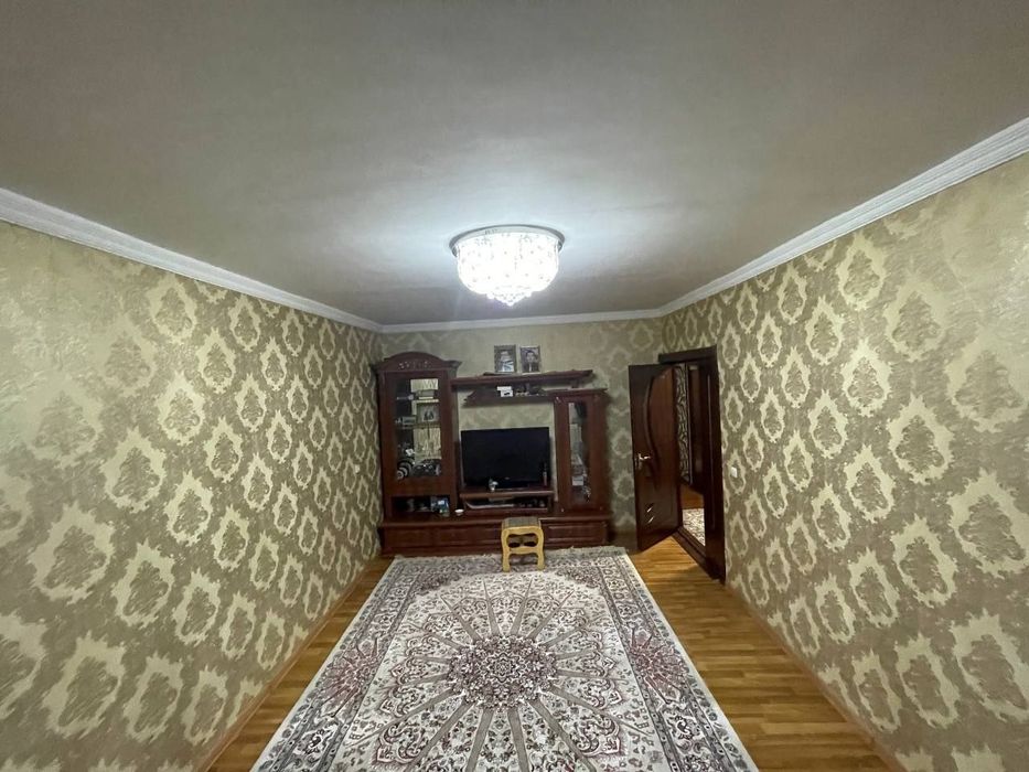 77 серияли дом,
Барча жихозлари би