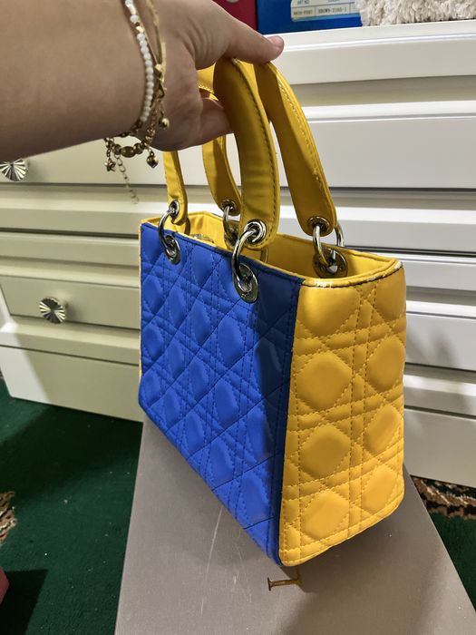 Сумка Диор очень красивая