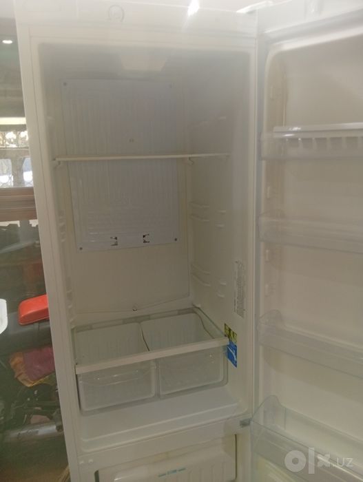 Продам холодильник Indesit
