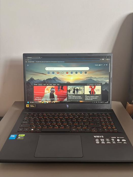 Геймърски лаптоп Acer Nitro V 15 / RTX 4050 / Core 7 / 16GB RAM / 1TB SSD / 165Hz