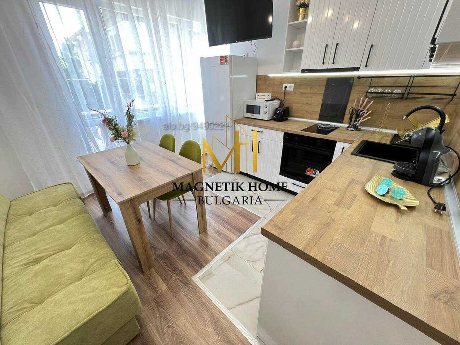 Дава се под наем Тристаен апартамент в Бургас, Център - 80 кв.м за 714 € - Снимка #2