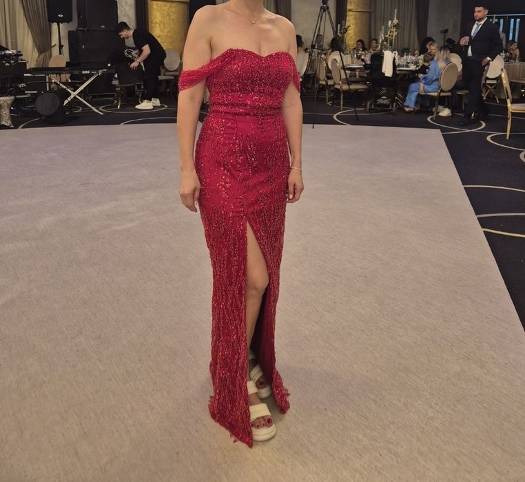 Vand rochie eleganta de nasa