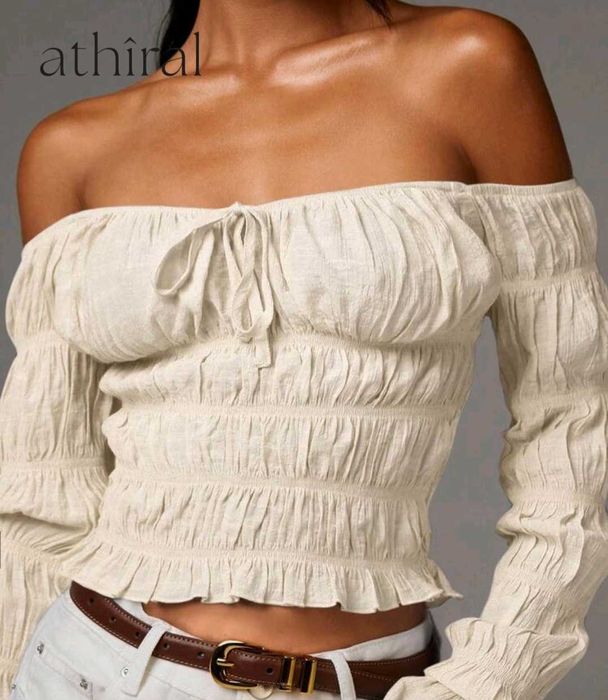 Топ с открити рамена