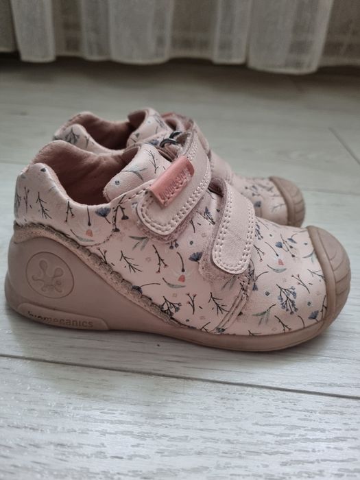 Pantofi Biomecanics mărimea 23