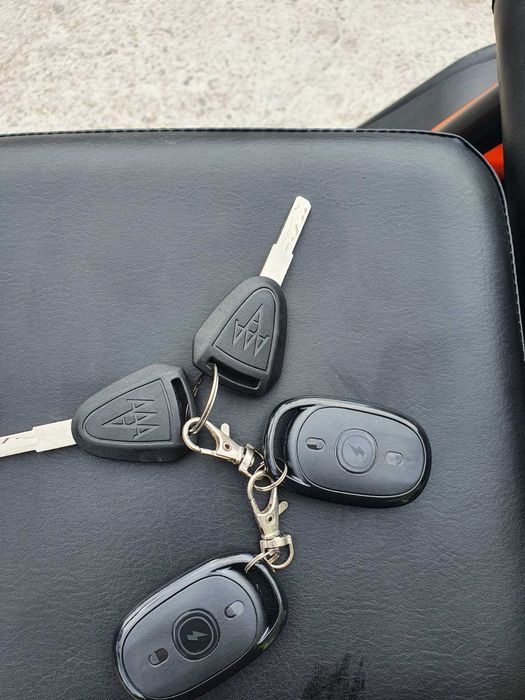 Уникална Триместна Триколка MaxMotors X2