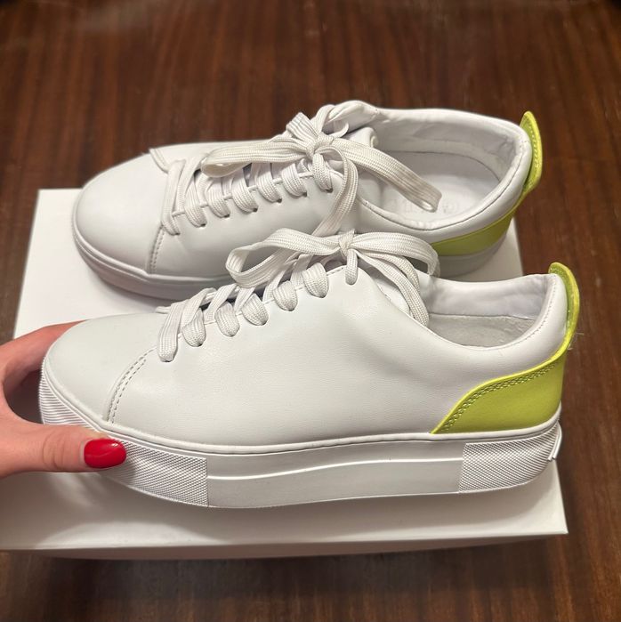 Дамски кецове Guess