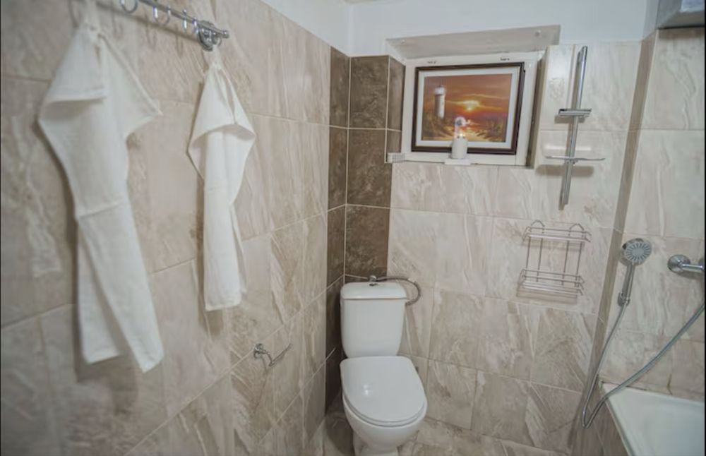 Дава се под наем Гараж / Паркомясто в Варна, Генералите - 150 кв.м за 800 € - Снимка #5