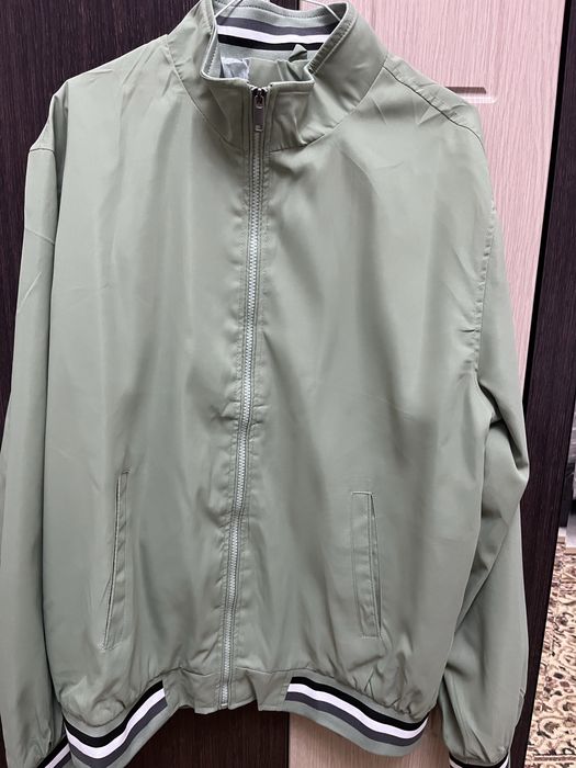 Куртка мужская новая.