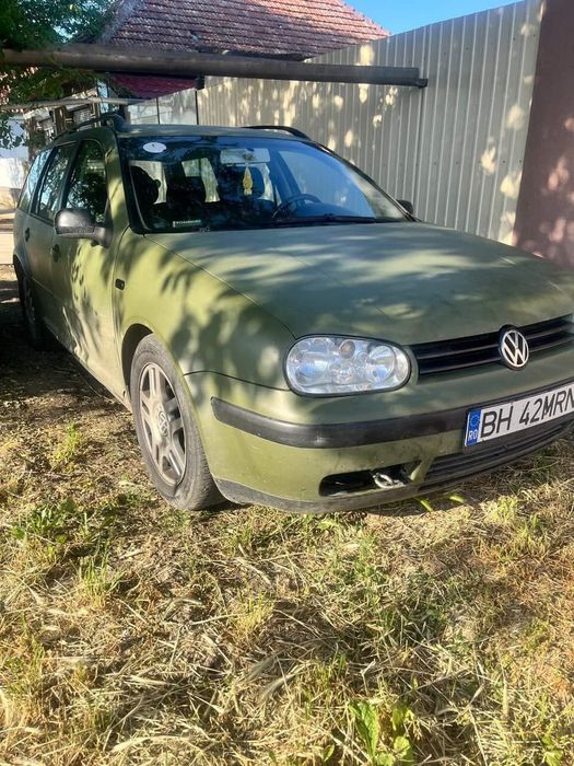 Vând golf 4 sau dezmembrez