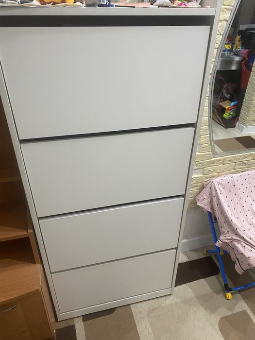 Обувница в отличнос состояний продаётся