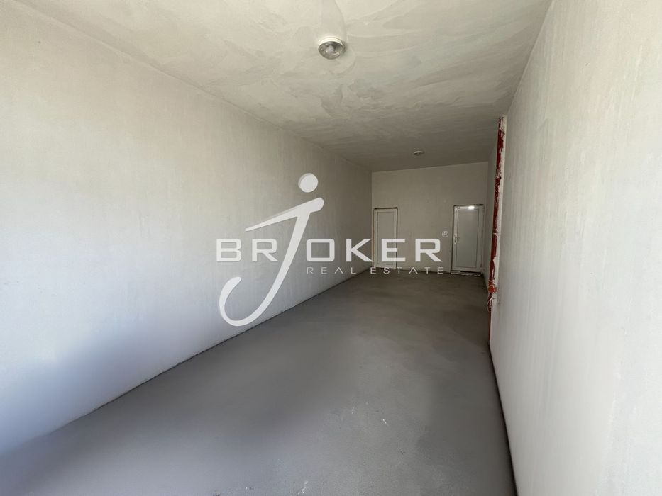 Продава се Магазин в Кърджали, Център - 41 кв.м за 927 €/кв.м - Снимка #1