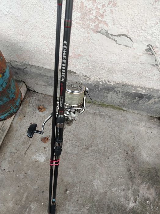 Vând sau schimb scule de pescuit