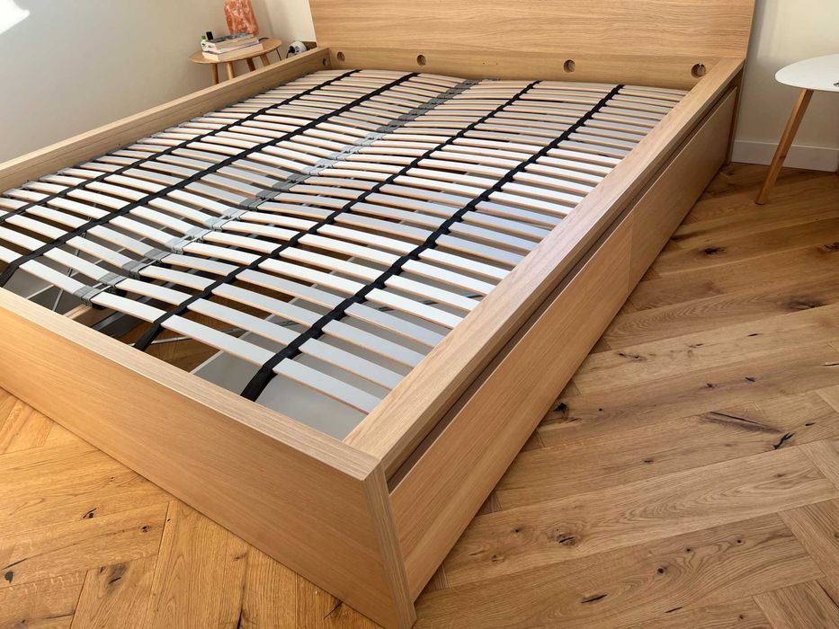 Високо легло Ikea Malm с 4 кутии и подматрачна рамка Lonset 196x209 см