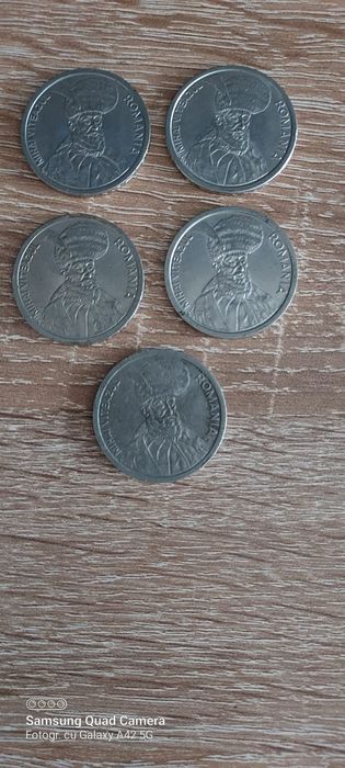 Vând monede vechi