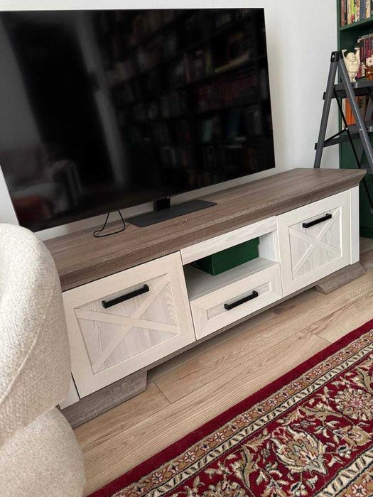 Тумба под телевизор