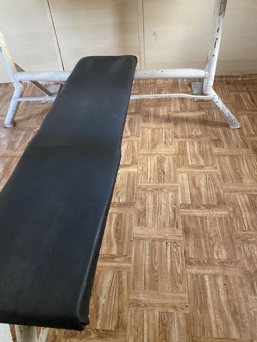 Здрава лежанка за щанга – идеална за домашен фитнес