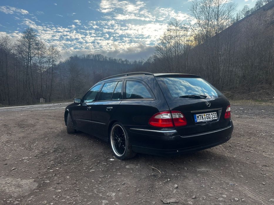 MERCEDES-BENZ E-Class 0 — imagine 3