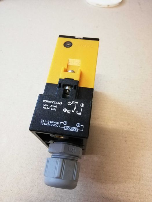 Sensor Omron E3B2-D2M4-G Photoelectric switch