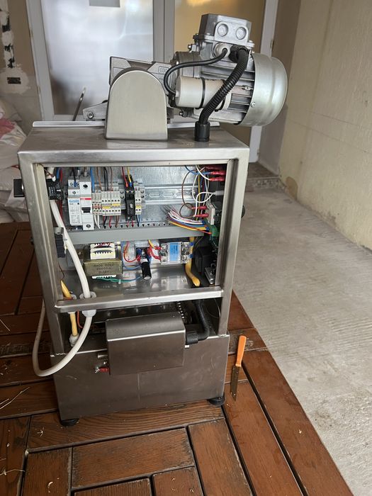 Masina automata de gogosi