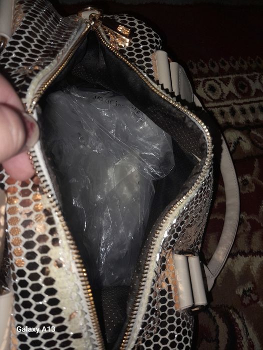 Ayollar sumkasi yangiiii  srochna sotiladi