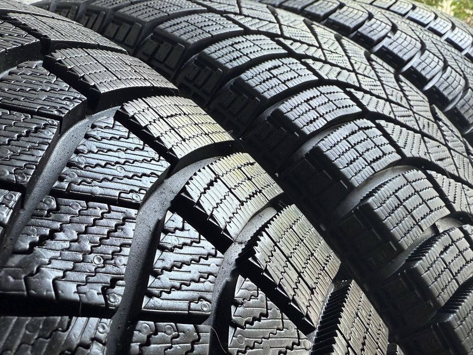 Pirelli Ice Zero FR 235/55 R19