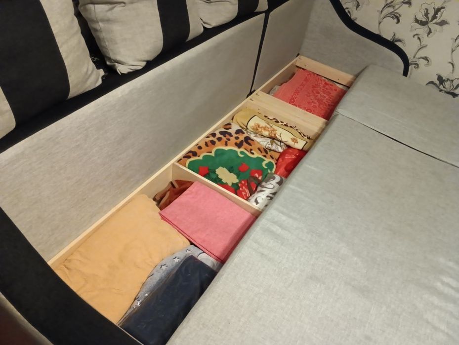 Диван угловой для зала/гостиной