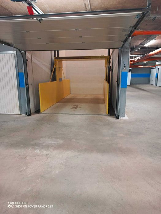 Дава се под наем Гараж / Паркомясто в София, Зона Б-19 - 20 кв.м за 127.5 € - Снимка #1