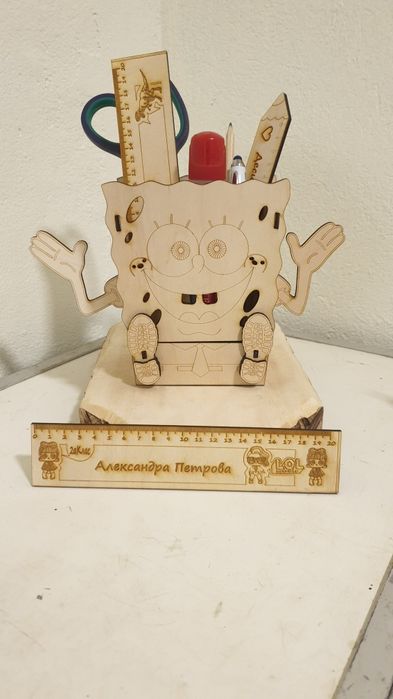 Дървени моливници