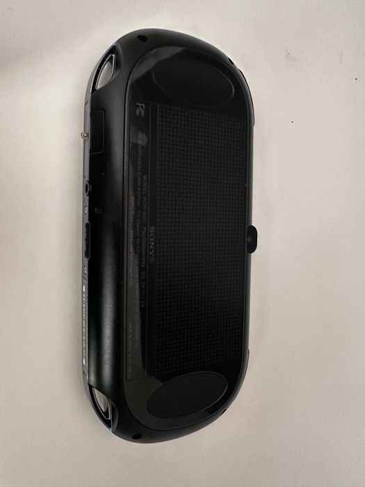 Продам ps vita прошитая