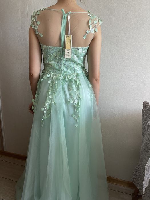 Женское вечернее платье