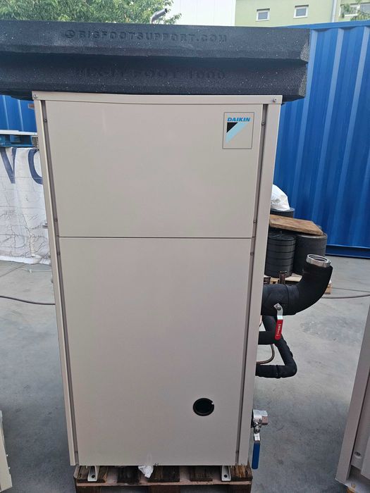 Термопомпа - чилър - Daikin - 65 KW - 2019 година
