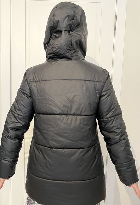 Продам демисезонную куртку