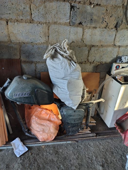 Продам запчасти на мотоцикл.