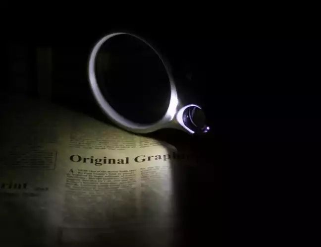 Лупа для увеличенного просмотра.