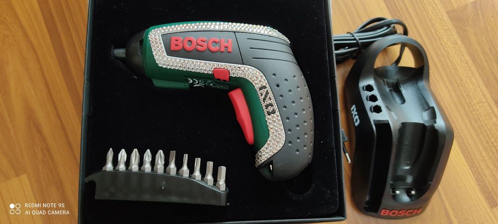 Продсм электроотвертку Бош, со стразами от Сваровски. Оригинал.