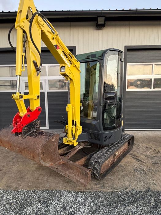 Minisscavator yanamr 2,4 tone