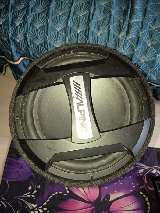 Subwoofer ALPINE SWT-12s4 cu statie