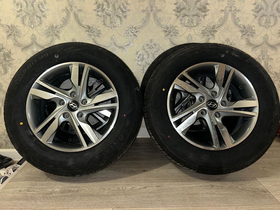 Продается новые шины с дисками 215/65/16