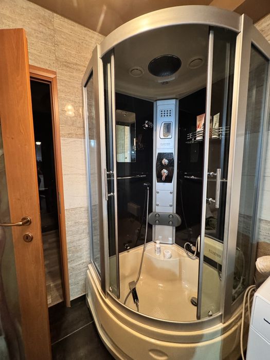 Cabina dus cu hidromasaj si cadita