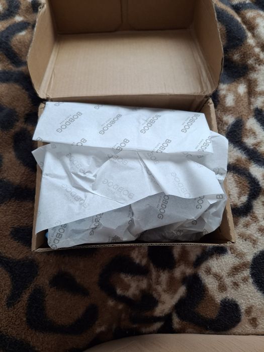 Продам детские кроссовки